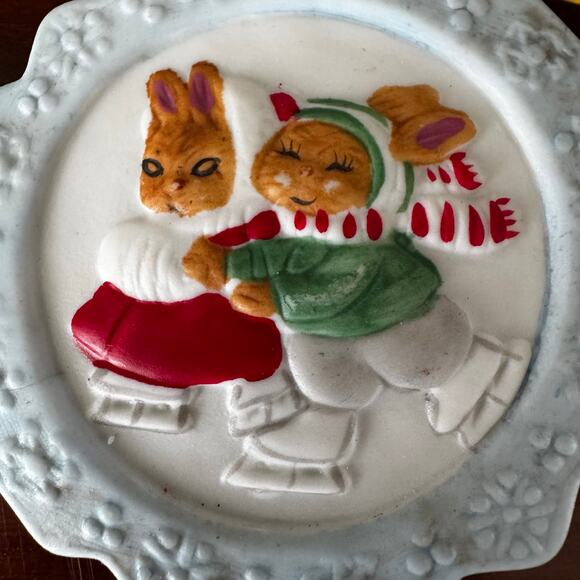 VTG Jasco 1980s Handpainted Snowflake Greetings Ornaments Skating Bunnies 3” - Picture 3 of 3